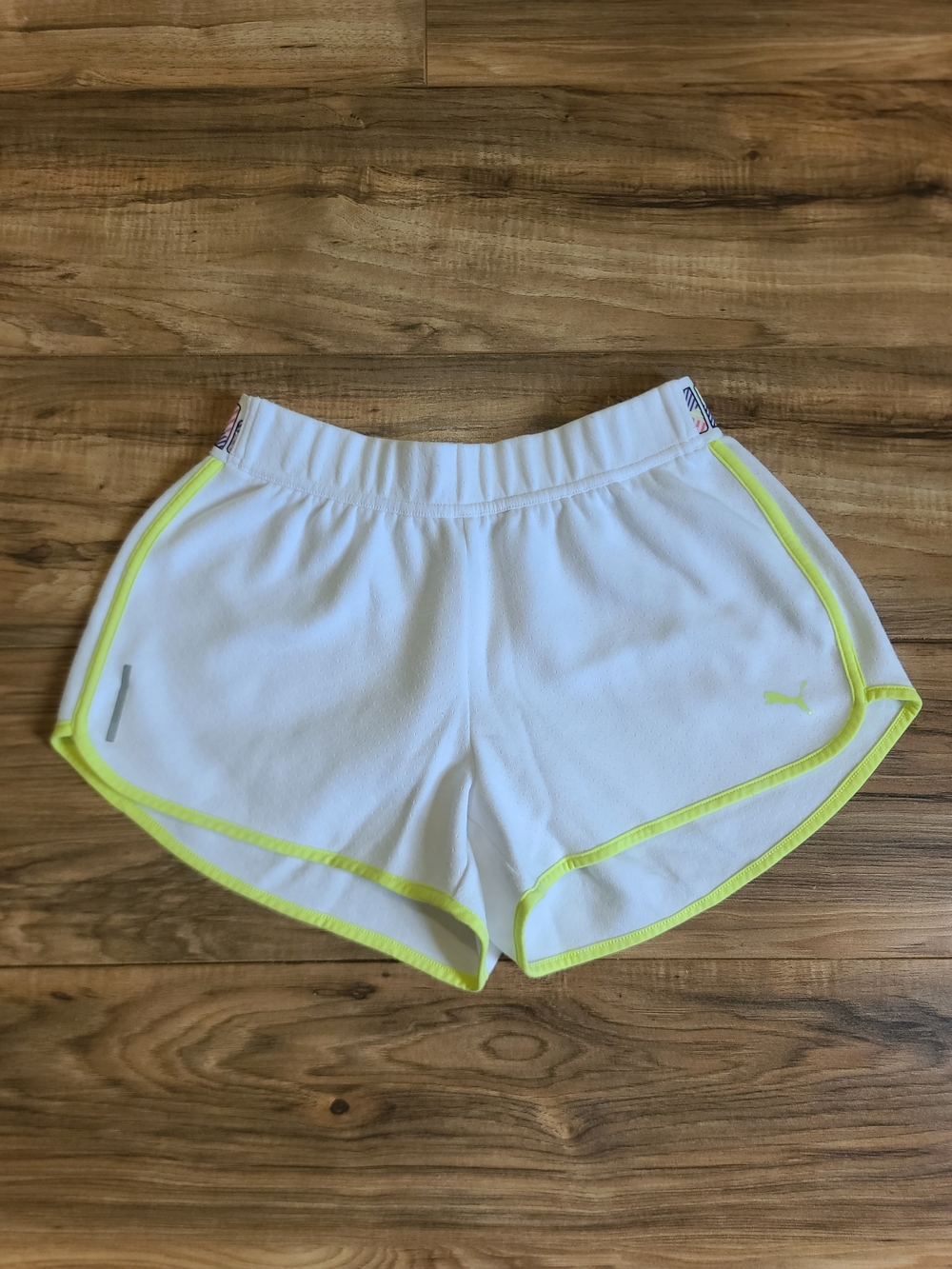 Puma White Athletic Running Shorts 2.5in with Neon Yellow Trim Size Small